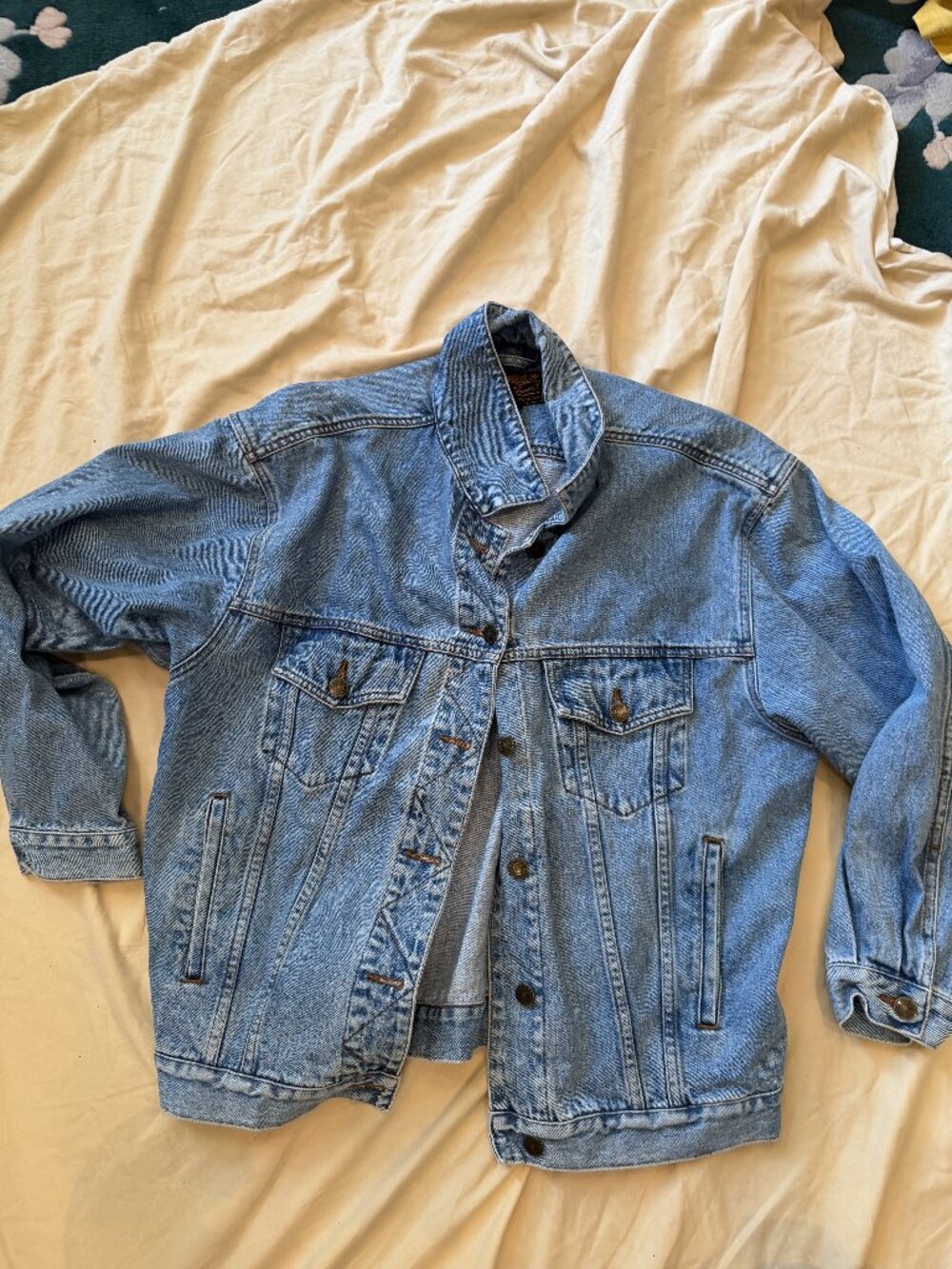 Vintage Eddie Bauer Light Wash Denim Trucker Jacket M